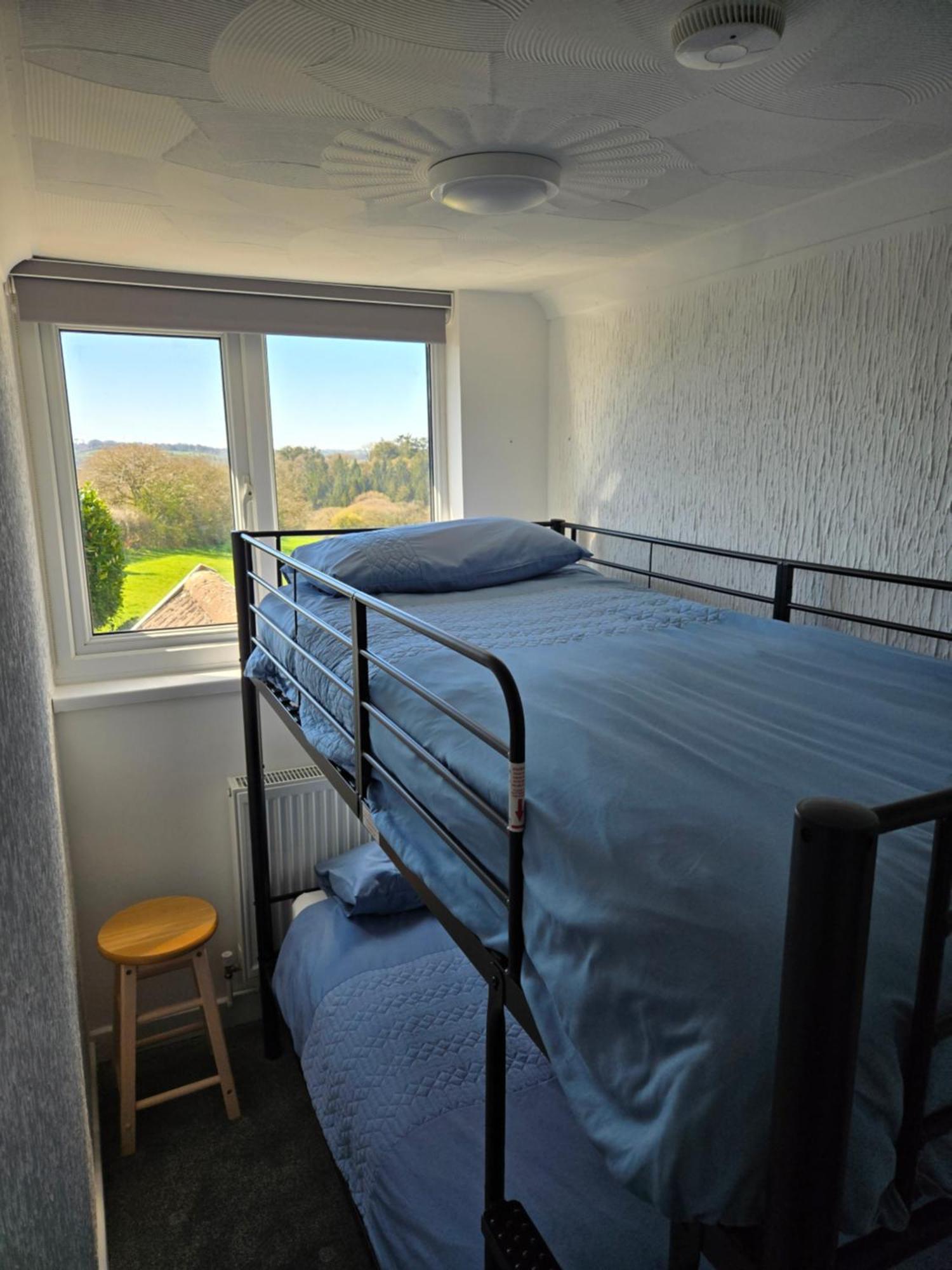 Beautiful Apartment With Private Pool Near Tenby Kilgetty Exterior foto