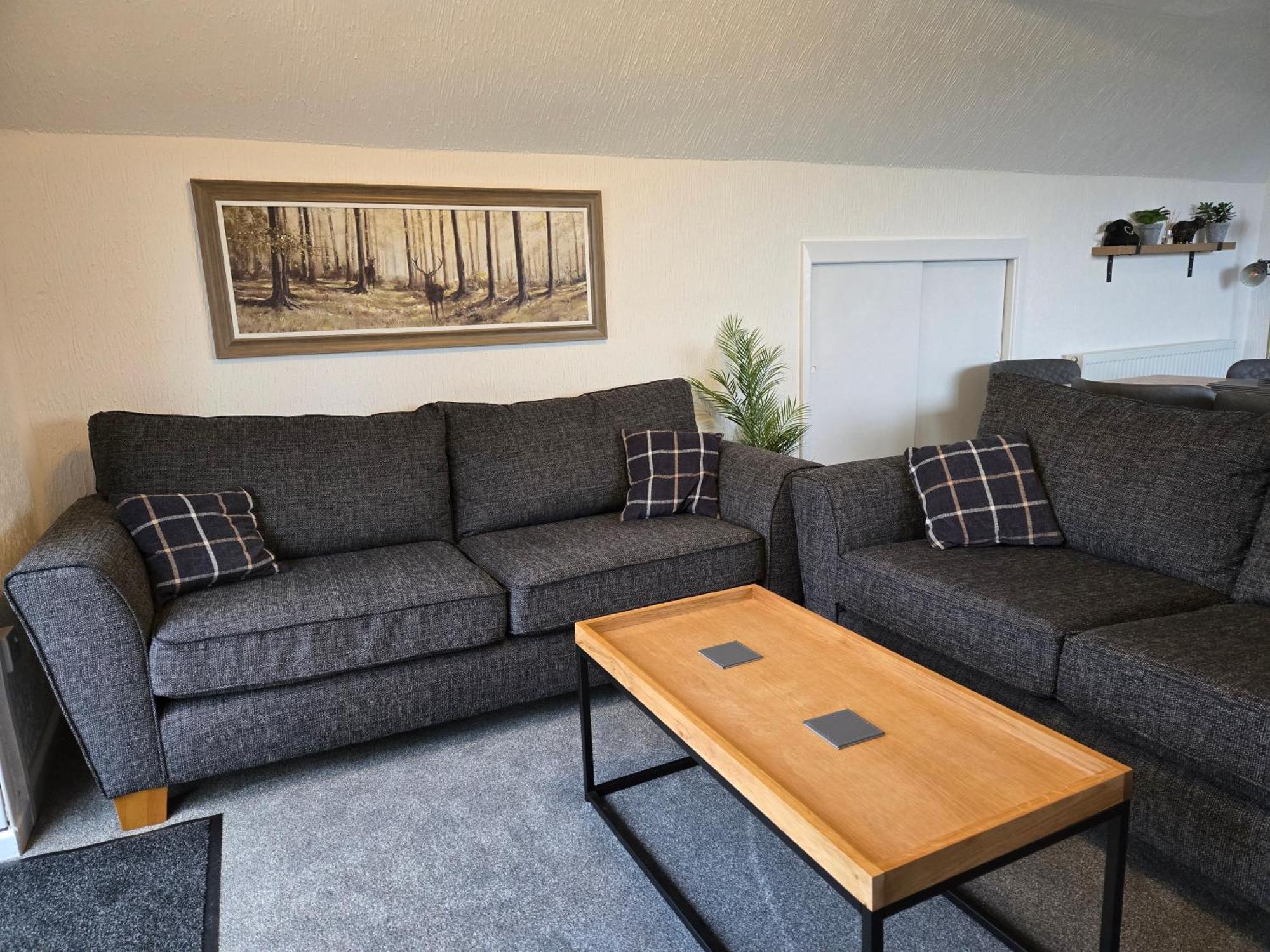Beautiful Apartment With Private Pool Near Tenby Kilgetty Exterior foto